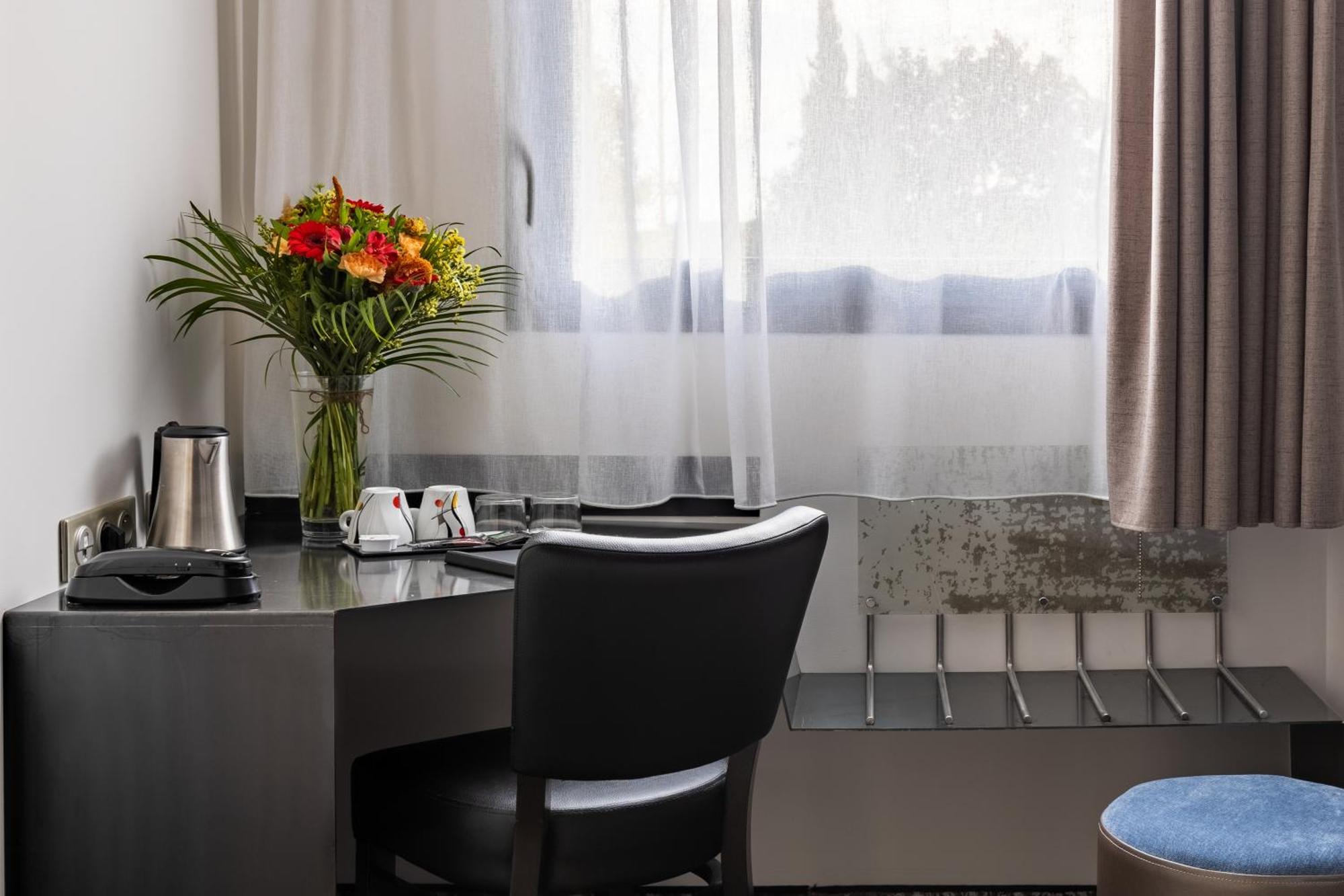 Western Saint Exupery - Bordeaux Ouest Hotel 3*
